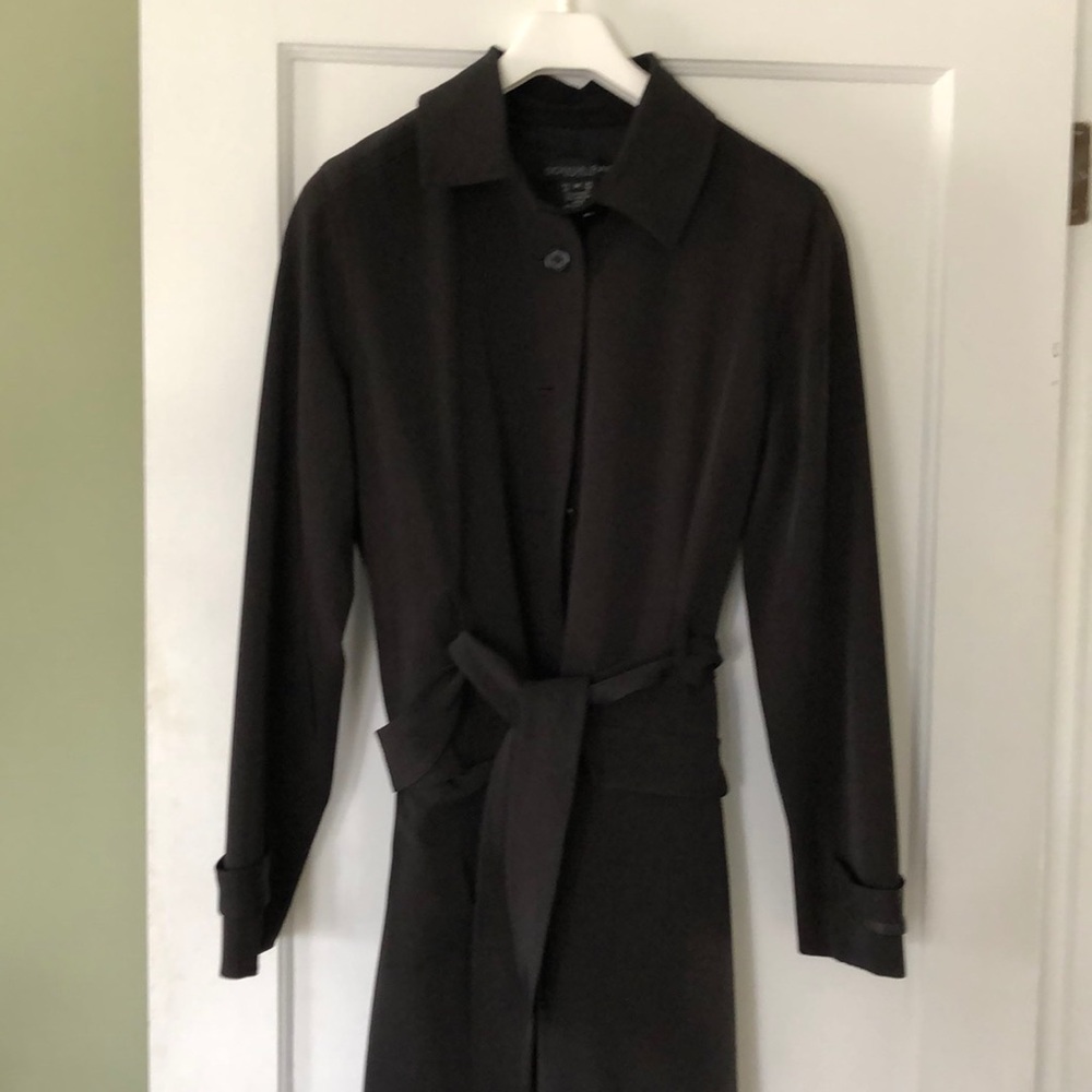 Donna Rae medium black trench great condition